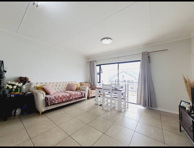 1 BEDROOM APARTMENT FOR SALE IN PETERVALE